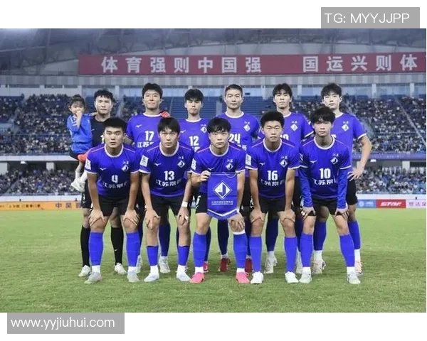 南京足球队在世界杯预选赛中以81分高居积分榜首位展现强劲实力